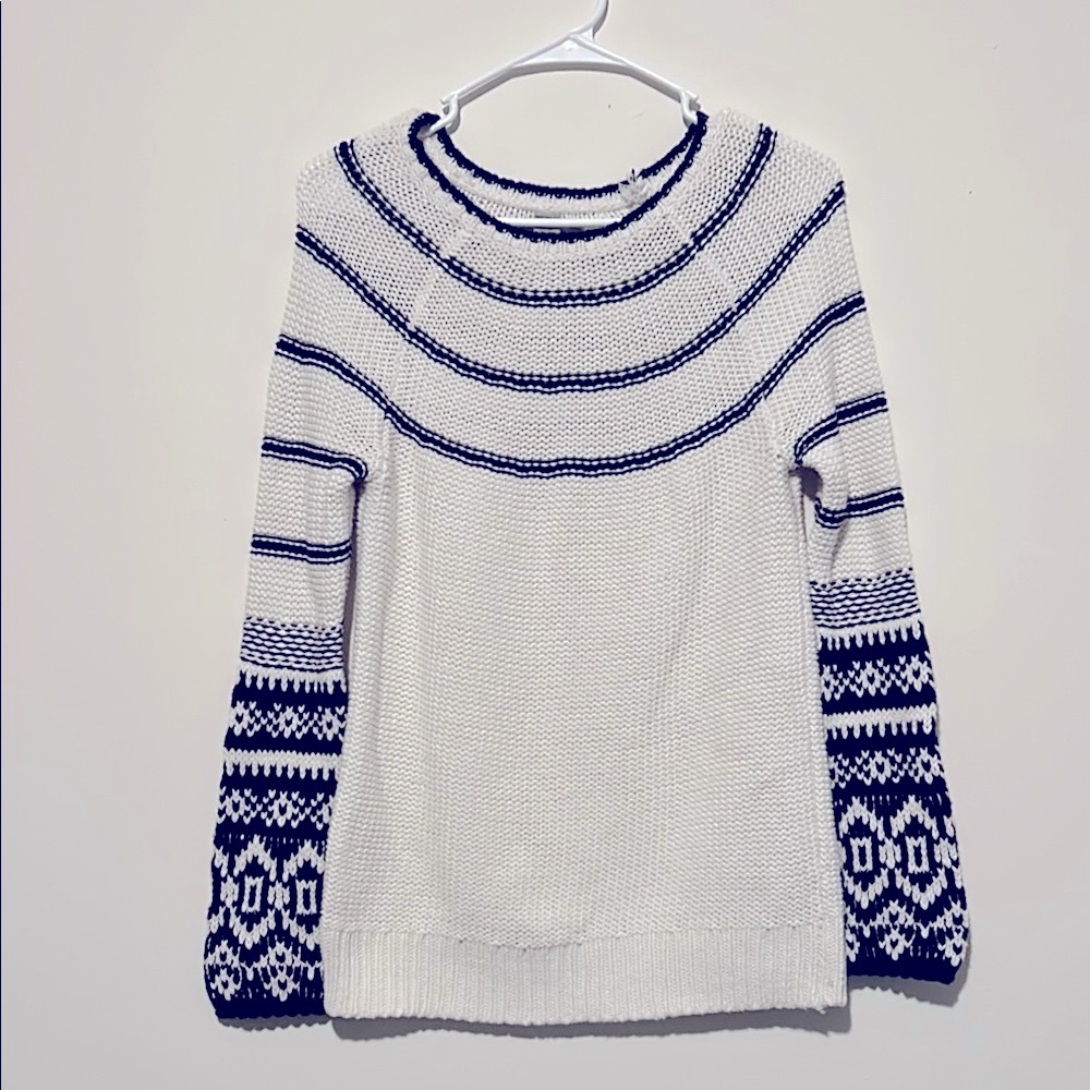 Bass Black and White Crew Neck Sweater with Geometric Patterns